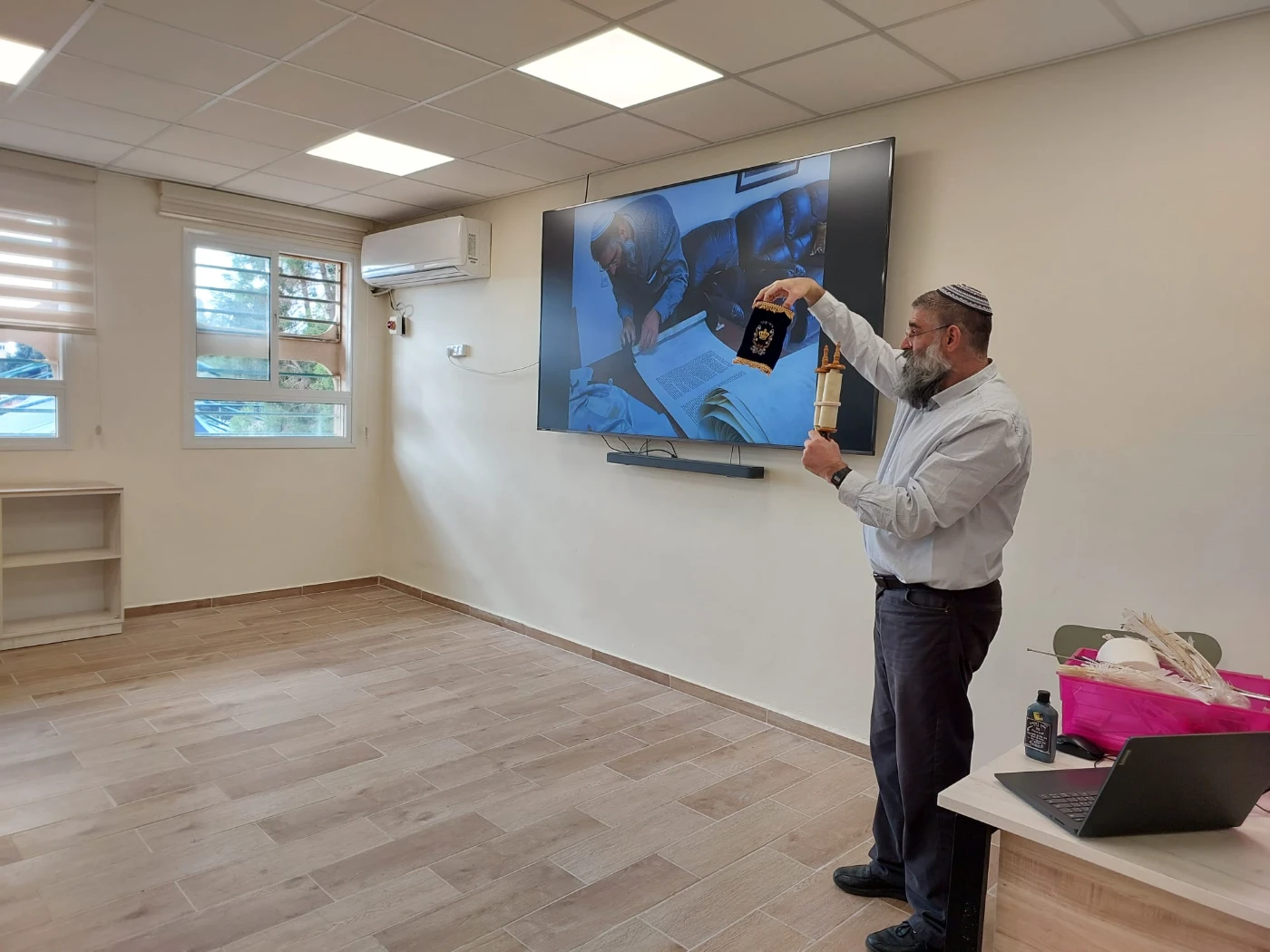 WhatsApp Image 2024-02-19 at 13.19.12