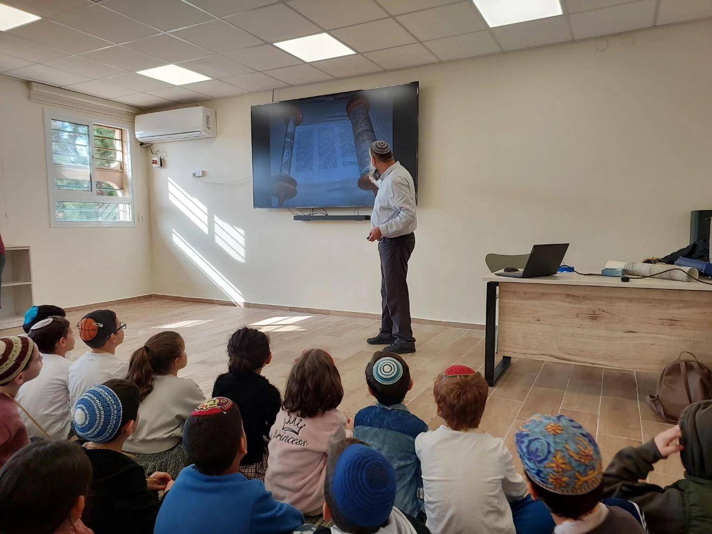 WhatsApp Image 2024-02-19 at 13.19.17 (1)